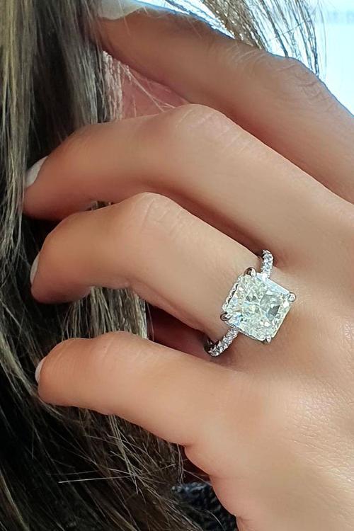Sky Diamond 925ayar Gümüş Üzerine Beyaz Altın Kaplama Tek Taş Yüzük