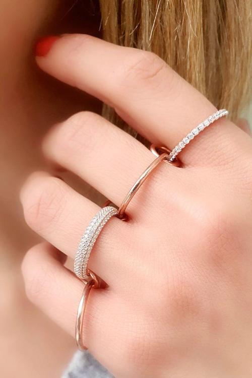 Zirkon Taş Detaylı 925 ayar Gümüş Rose İki Şekilde Kullanılabilir Trend Yüzük 