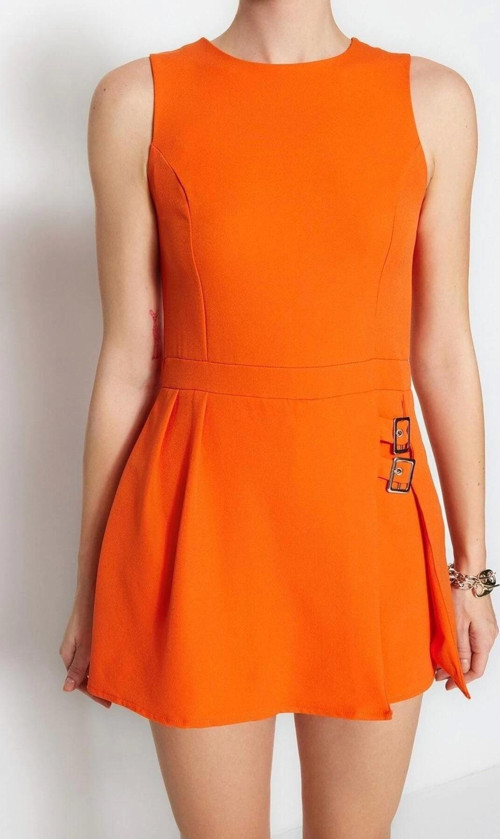 Kadın Moda Standart Kol Geniş Paça Bisiklet Yaka Kısa Mini Şort Etekli Kemer Detaylı Dokuma Tulum