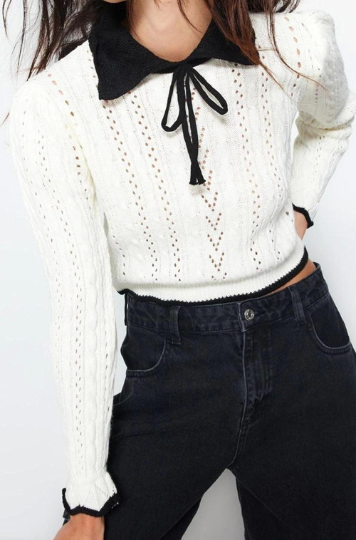 Stil Modern Kadın Crop Standart Kol Polo Yaka Ajurlu Delikli Kurdeleli Detaylı Triko Kazak