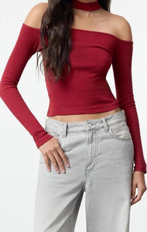 Stil Kadın Carmen Yaka Choker Detaylı Fitted Vücuda Oturan Fitilli Bluz Crop Örme Slim Kalıp