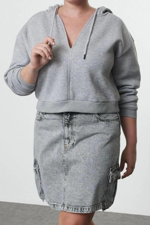 Büyük Beden Kapüşonlu Düşük Kol Crop Kalın Polarlı V Yaka Rahat Kesim Crop Örme Sweatshirt