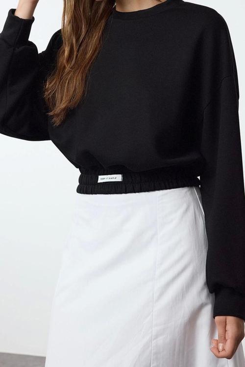 Oversize Dik Yaka Düşük Kol Crop Rahat Kalıp Yumuşak Tuşeli Crop Etiket Örme Sweatshirt