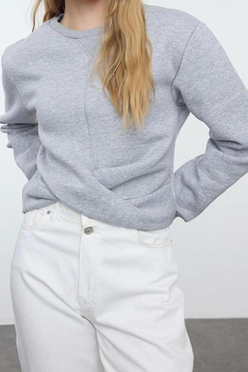 Tarz Slim Bisiklet Yaka Düşük Kol Crop Burgu Detaylı Crop Kalın İçi Polarlı Örme Sweatshirt