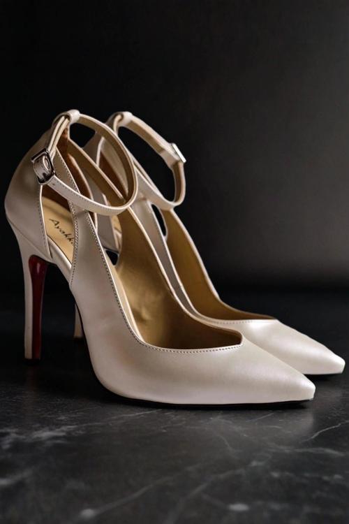Sivri Burun Siyah Mat Deri Bilekten Bağlamalı Topuklu Stiletto Ofis Ve Gece Kombinleri İçin