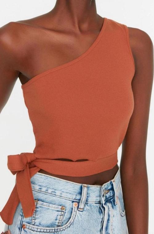 Moda Asimetrik Yaka Örme Slim Düz Desen Casual Günlük Crop Kolsuz Bluz
