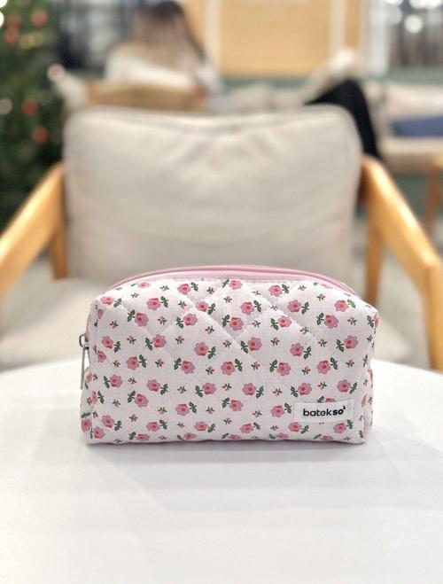 Minik Pembe Çiçek Desenli Kalem Çantası