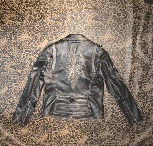 Hakiki Deri Kadın Ceket Slim-Fit Biker Şeytan Figürlü Mont