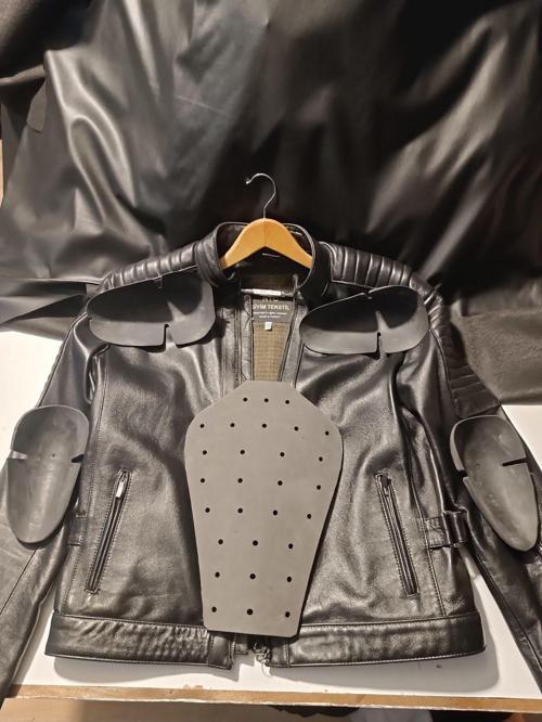 Motorcu Dana Derisi Çıkartılabilir Korumalı Ve Seyyar İç Astarlı Mont