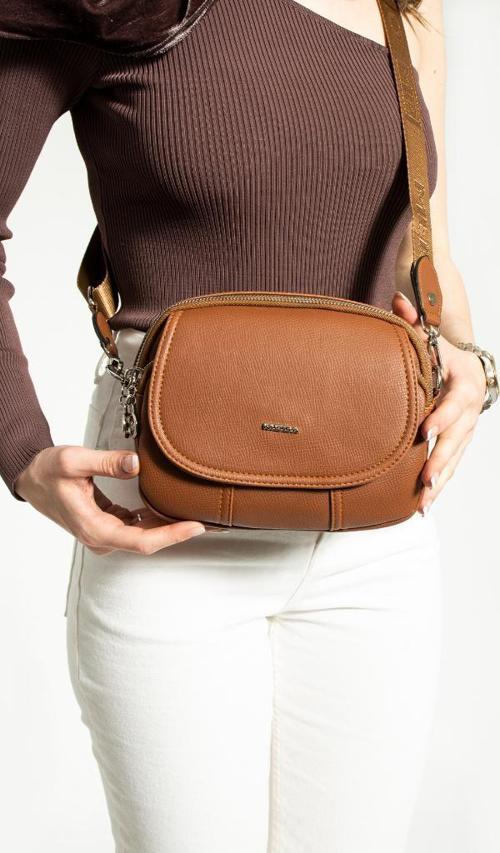 Kadın Postacı Çanta 24*19 Cm Suni Deri Çapraz Askılı Omuz Çantası Mega Çanta Kapaklı Model