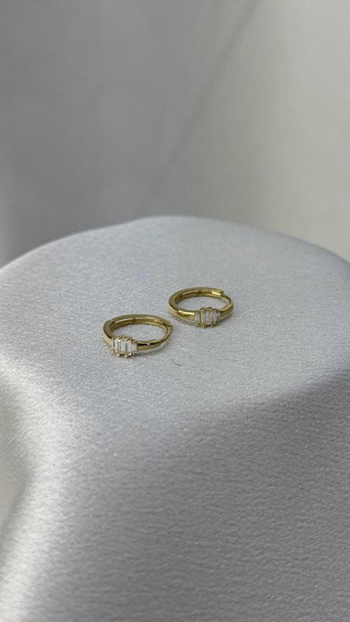 Tek Taş Halka Altın Küpe