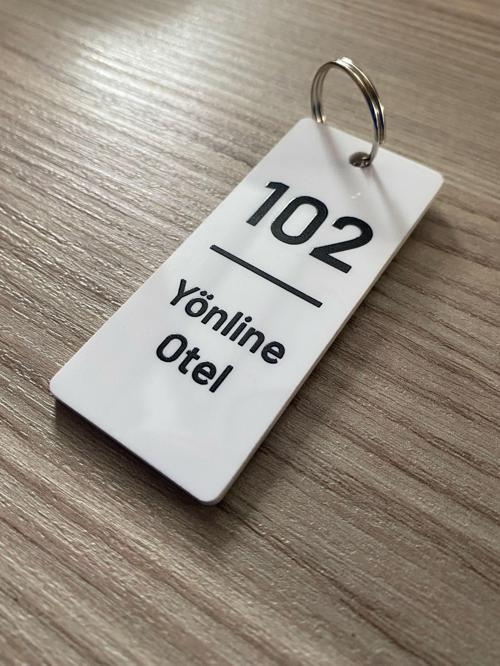 Beyaz Pleksi Basic Slim Kişiselleştirilebilir Otel Bungalov Apart Anahtarlık