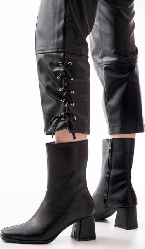 Msk-032 Siyah Topuklu Fermuarlı Kadın Bot