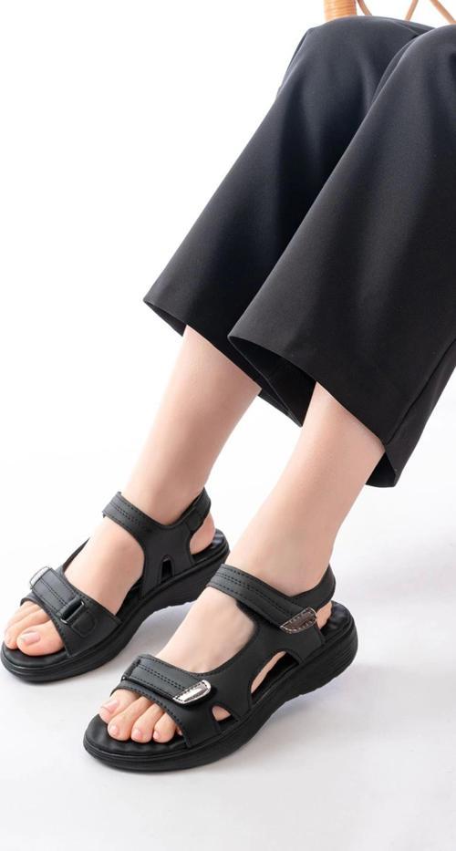 Dm-363  Siyah Baret Cırtlı Dikişli Günlük Kadın Sandalet