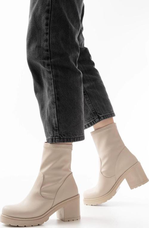 767-3040 Bej Günlük Kalın Topuklu Kadın Bot
