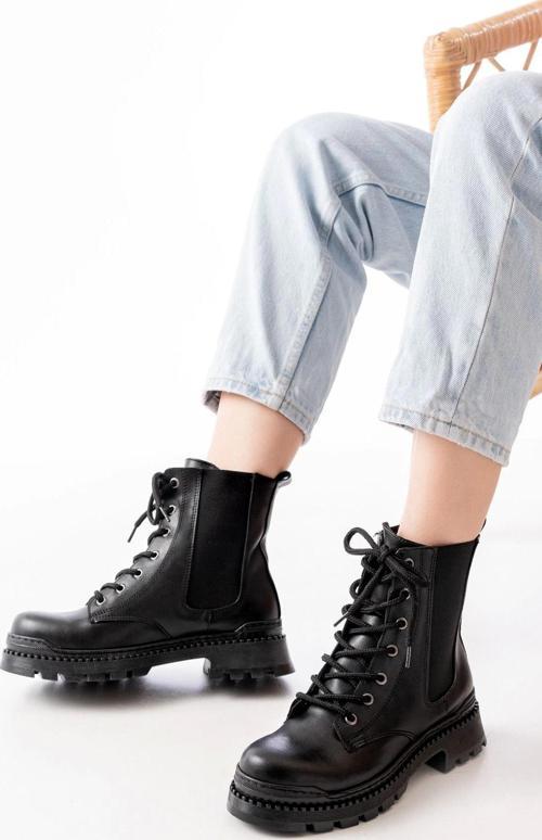 2051-298 Siyah Cilt Düz Topuklu Bağcıklı Lastikli Günlük Kadın Bot