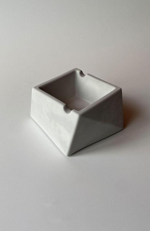 Asimetrik Kül Tablası Gri