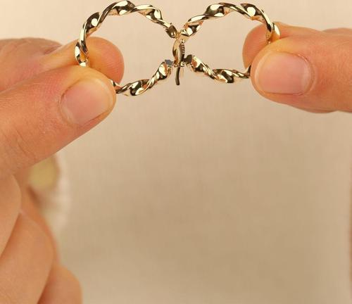 14 Ayar 2 Cm Kıvrımlı Halka Altın Küpe