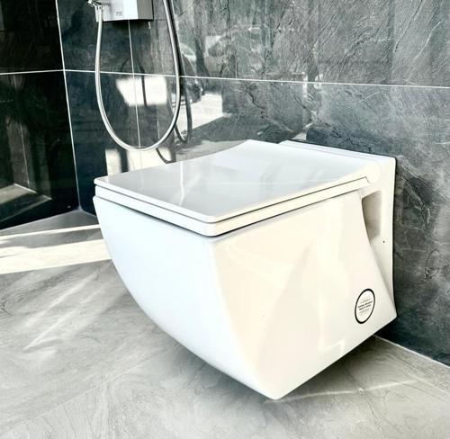 Trend Kare Asma Klozet + Nkp Duroplast Yavaş Kapanır Kapak