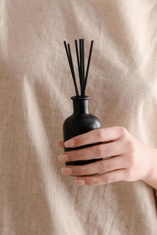 WooW 2000- Kendine Has Mutlu Eden Özel Oda Kokusu- Ekstra Kalıcı, Çubuklu 100 ML