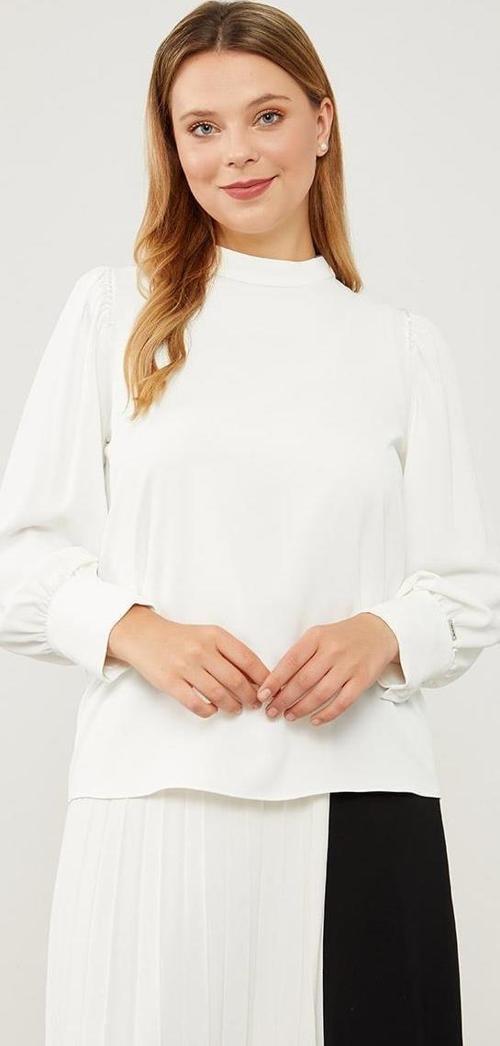 Ekru Omuz İşlemeli Şifon Bluz