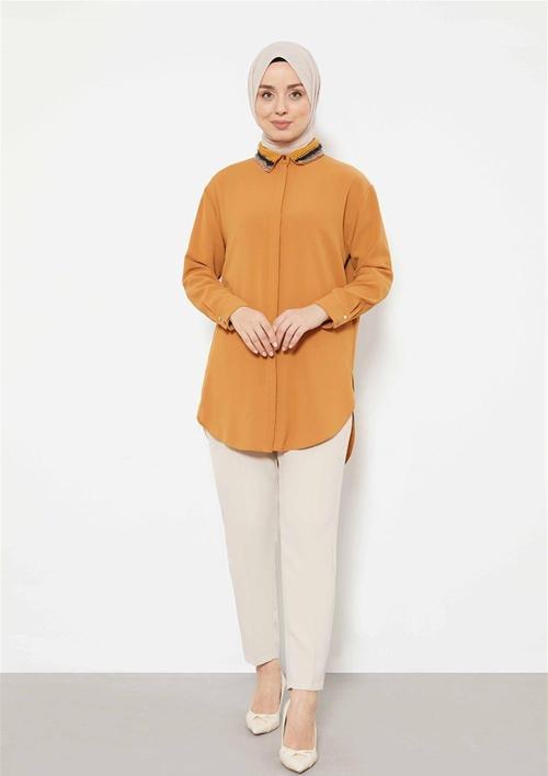 Hardal Triko Yakalı Gömlek