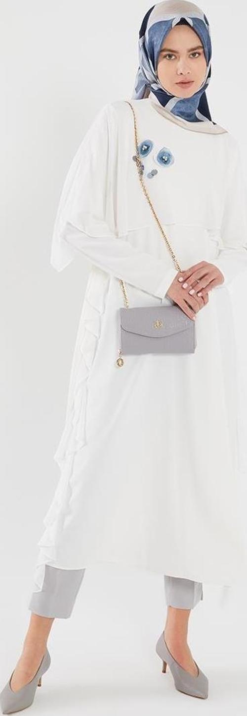 Ekru Yakaşı İşlemeli Gömlek