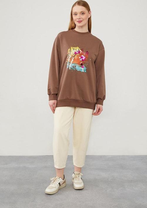 Kahve Pul İşlemeli Baskılı Sweatshirt