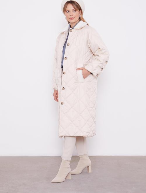 Bej Kürk Detaylı Kapitone Mont