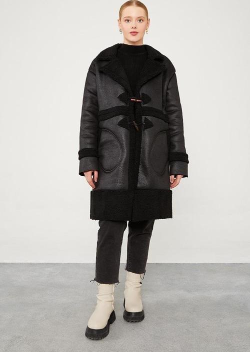 Siyah Düğme Kapamalı Yün Astarlı Suni Deri Kaban