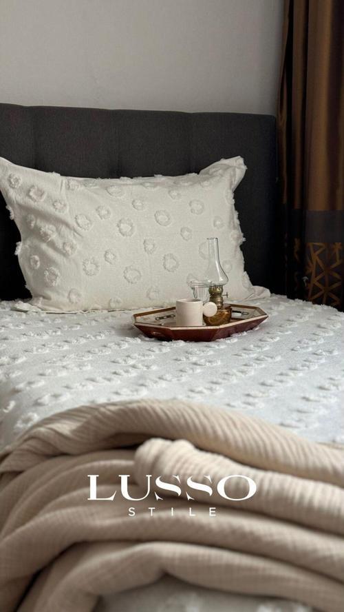 Ponpon Tek Kişilik Yatak Örtüsü Ekru 180X250 Tek Yastık Single