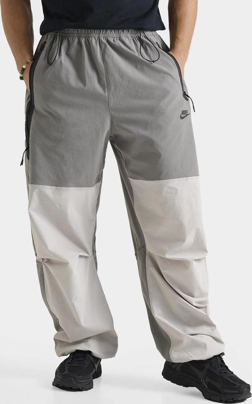Tech Woven Oversized Pants Flat Pewter Paraşüt Kumaş Erkek Oversize Bol Kesim Eşofman Altı Gri