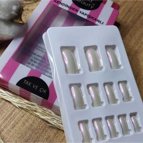 Kendinden Yapışkanlı Tak Ve Çık Oval Tırnak  Simli Sedef