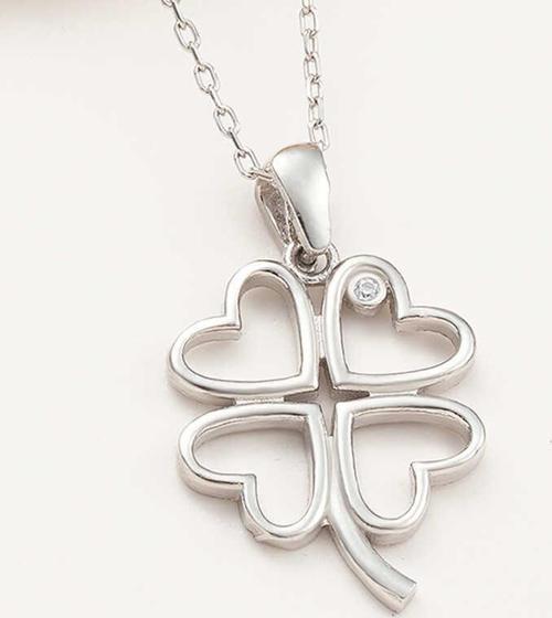 Gümüş Kalpli Dört Yapraklı Yonca Kadın Kolye SL5977