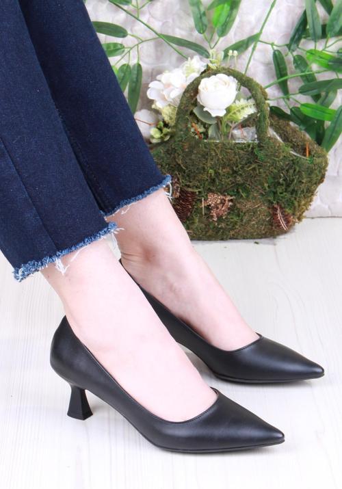 16309 Düz Sade Cilt Rahat Şık Stiletto Alçak Topuklu Kadın Ayakkabı