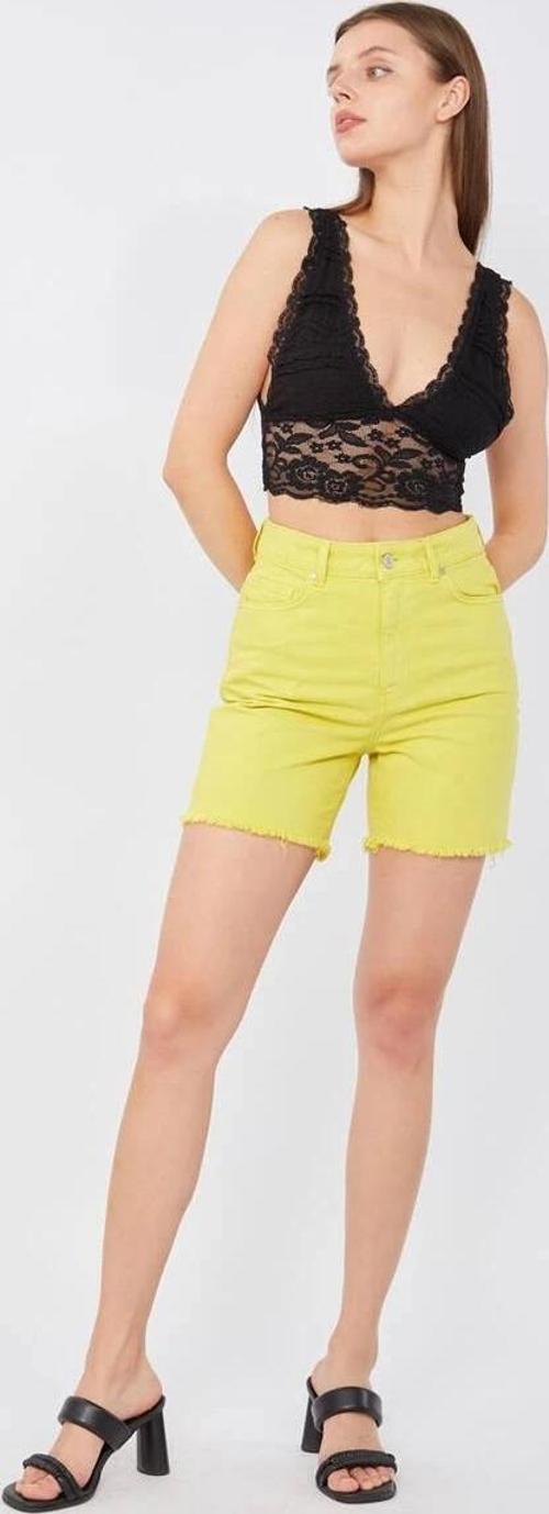 Kadın Basic Paçası Kesik Jen Şort Fıstık Yeşili
