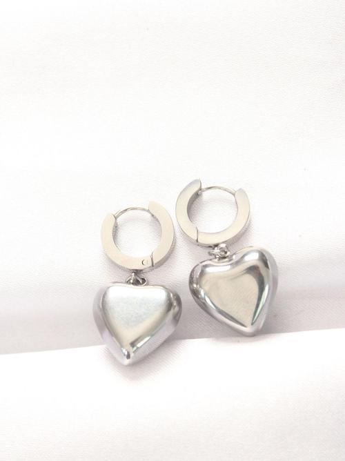 316L Çelik Gümüş Renk Bombeli Kalp Tasarımlı Küpe