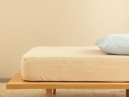 Diamond Stripe Kolay Ütülenir Tek Kişilik Lastıklı Çarşaf 100X200 Cm Sarı