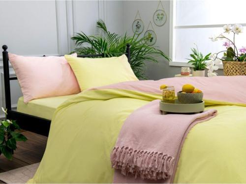 Plain Pamuk Çift Kişilik Nevresim Takımı 200X220 Cm Yavruağzı-Limon Sarı