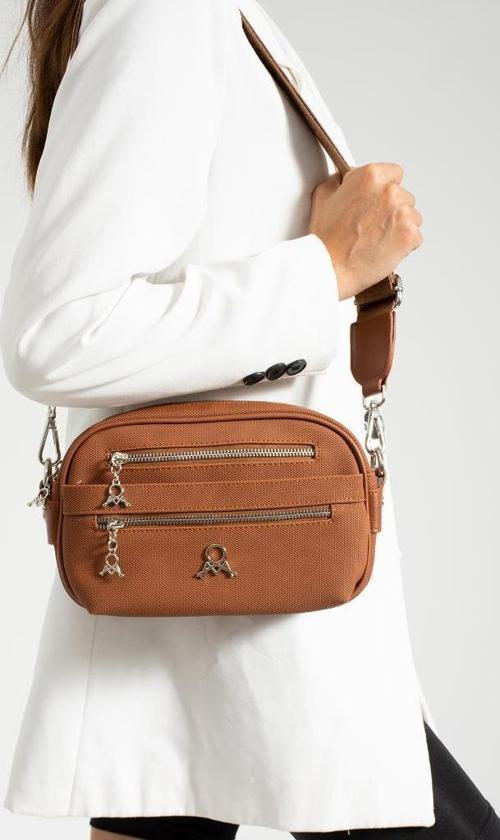 Kadın Postacı Çanta 23*18 Cm Çapraz Askılı Suni Deri Omuz Çantası Mega Bag Günlük Kullanıma Uygun