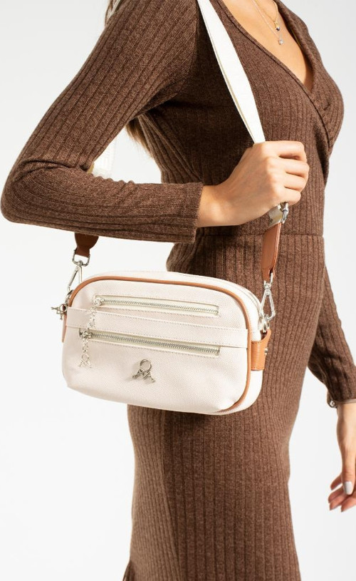 Kadın Postacı Çanta 23*18 Cm Çapraz Askılı Suni Deri Omuz Çantası Mega Bag Günlük Kullanıma Uygun