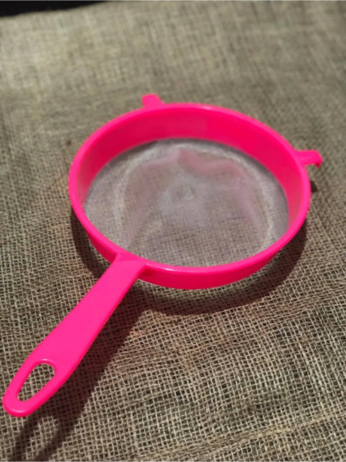 Plastik 3 No Süt Süzgeci L023