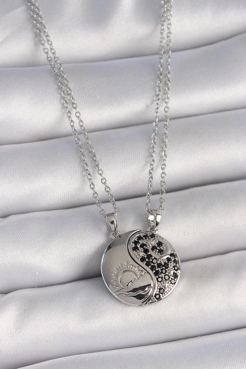 Gümüş Renk Zincir Zirkon Taşlı Ying Yang Model Gün Batımı İşlemeli Arakdaşlık Kadın Kolye - EBJ250501W33566