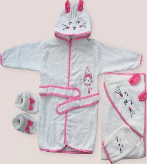 0-6 Ay Kedicik Nakışlı Bornozlu 5li Kız Bebek Havlu Silgi Takımı