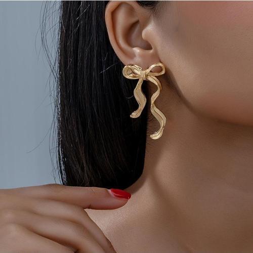 Gold Kaplama Dalgalı Fiyonk Küpe