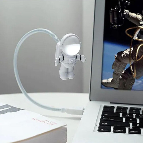 Astronot Lamba Led Usb Gece Lambası Klavye Işığı Kitap Okuma Işığı