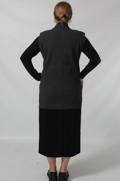 DÜĞMELİ CEPLİ MEVSİMLİK YELEK