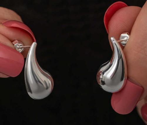 Gümüş Gözyaşı Damla Çivili Kadın Küpe SL7298