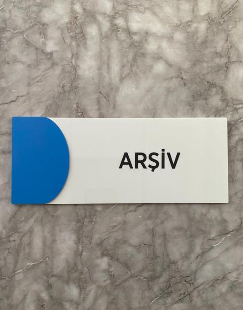 Ortaokula Uygun Renk Mavi Arşiv Yön Levhası Kapı İsimliği