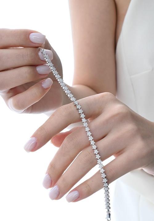 Gümüş rodyumlu zirkon taşlı modern görünümlü kayan yıldızlar bileklik [barcode]